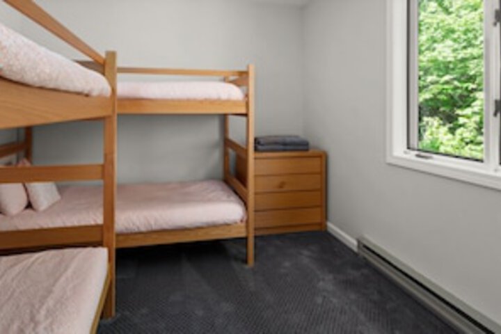 Room 16 of 141