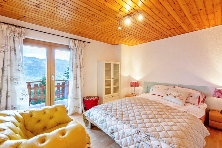 Room 2 of 24