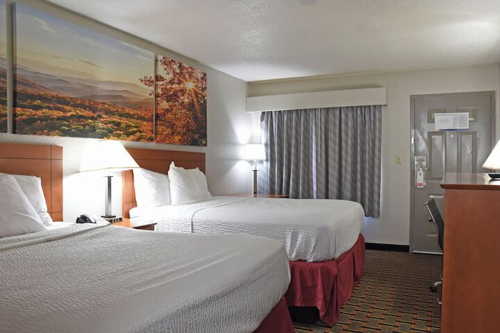 2 Double Beds (4 of 4)