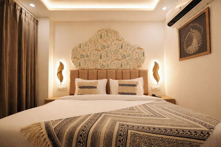 Room 8 of 28