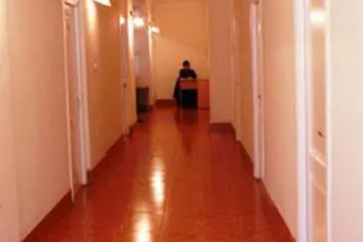 Room 9 of 11