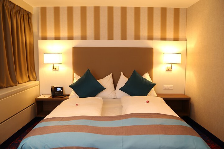 Room 5 of 54