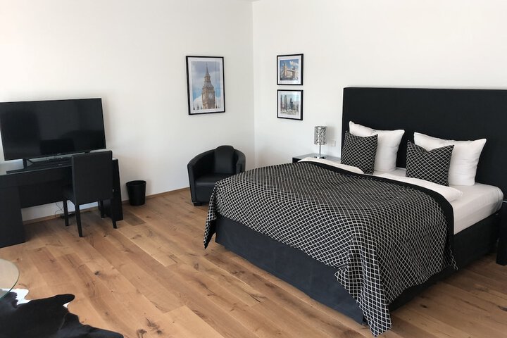 Room 7 of 62