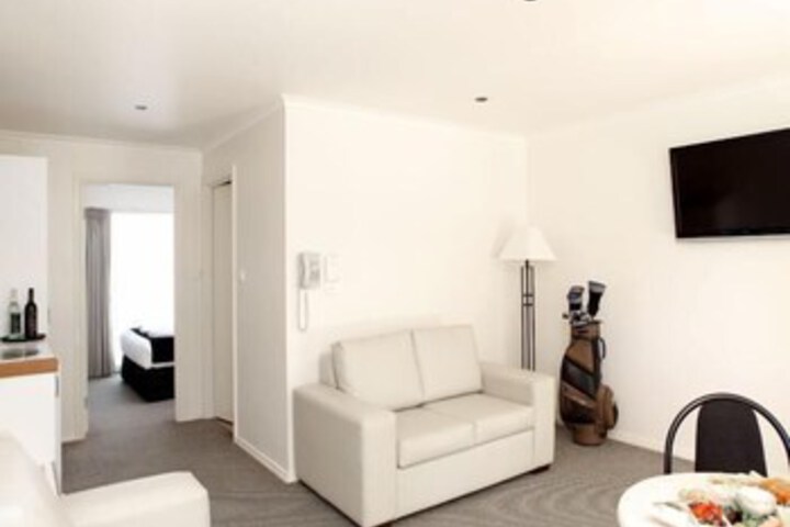 Room 40 of 132
