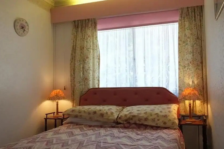 Room 3 of 15