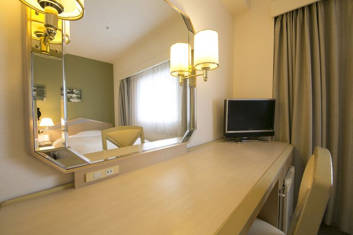 Room 9 of 51