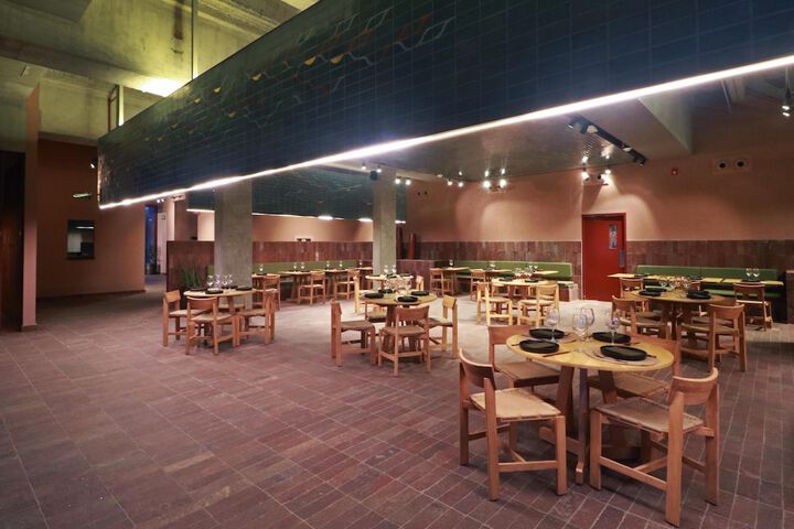 Dining 96 of 137