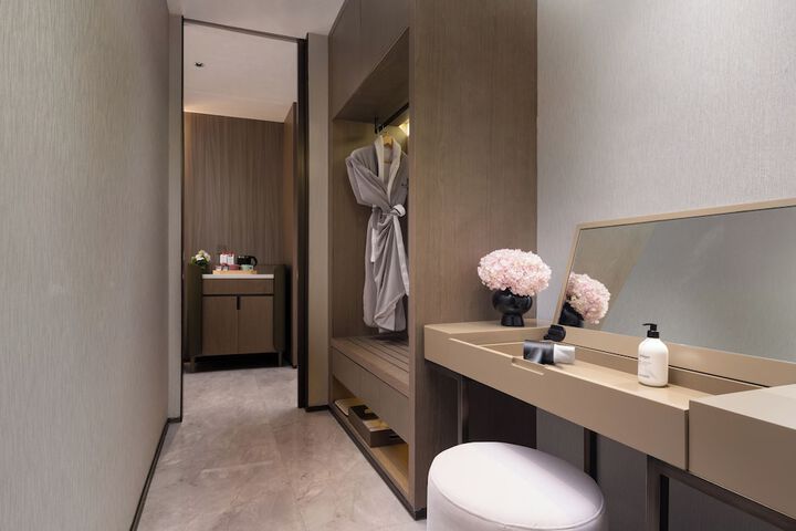 Room 3 of 45