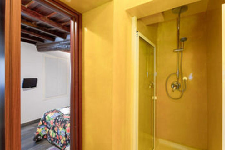 Room 45 of 477