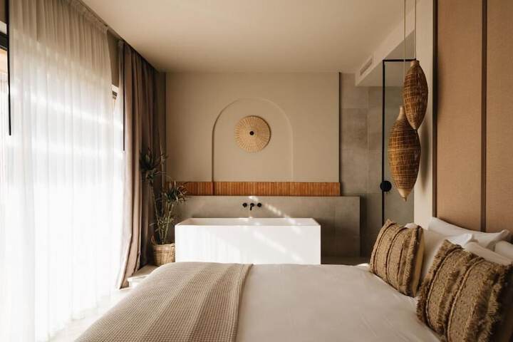 Room 2 of 21