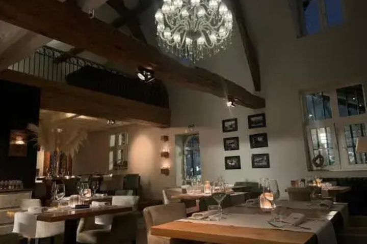 Dining 14 of 14
