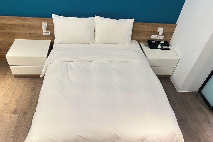 Room 47 of 94