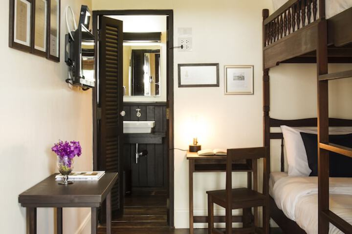 Room 27 of 51