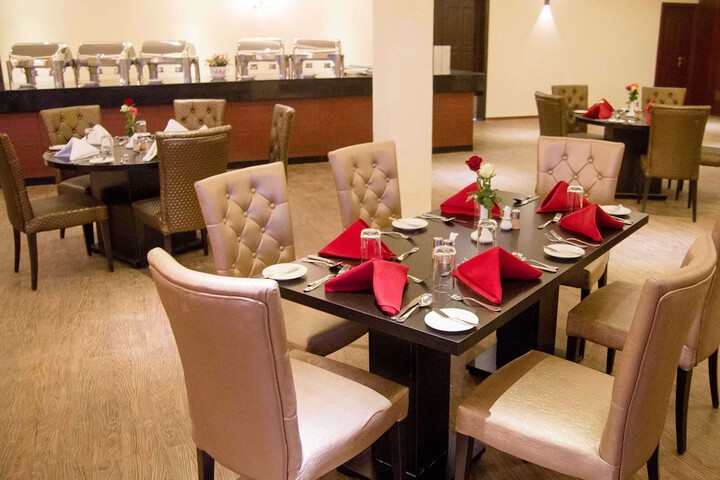 Dining 54 of 114
