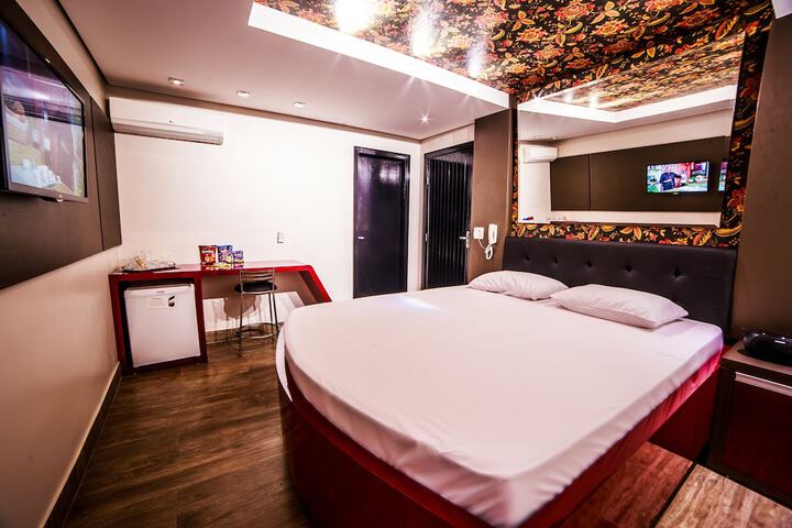 Room 15 of 19