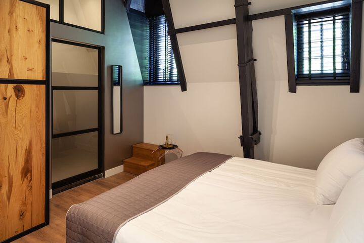 Room 11 of 40