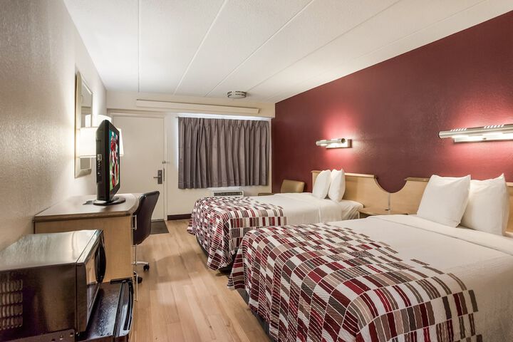 Standard Room, King or Two Doubles (6 of 9)