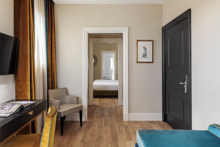 Room 79 of 162