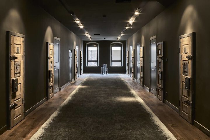Ballroom/Hall 46 of 54
