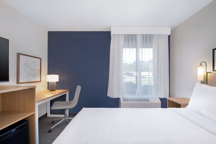 Room 7 of 40