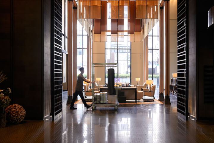 Entrance & Lobby