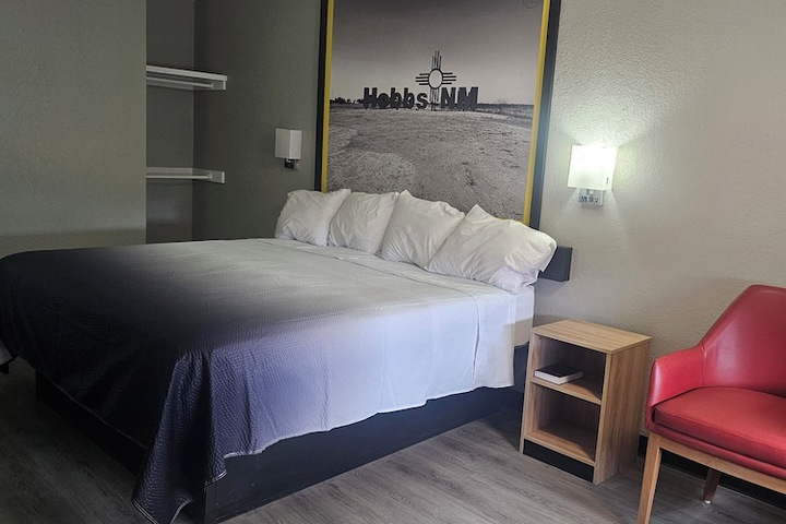 Room 17 of 31