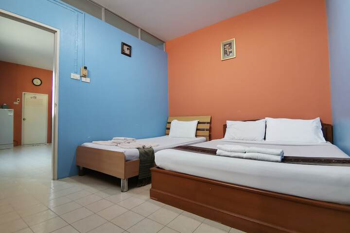 Room 11 of 30