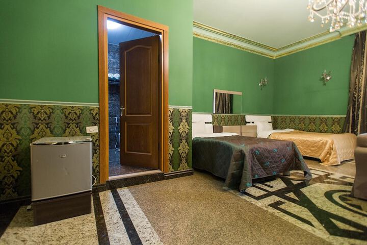 Room 12 of 46