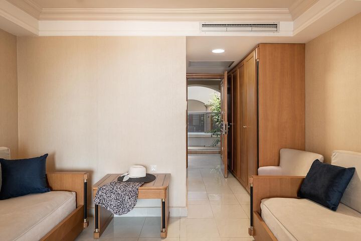 Room 48 of 166