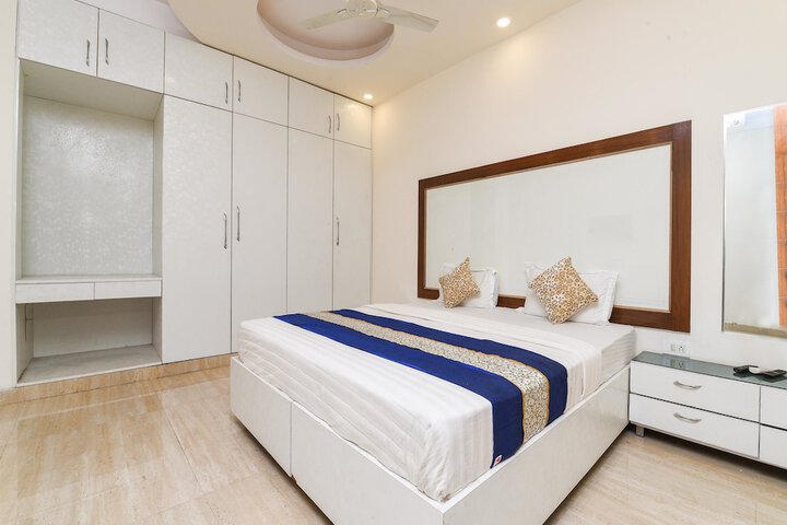Room 8 of 15