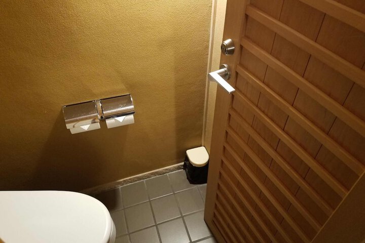 Room 27 of 118