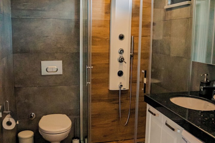 Room 78 of 99
