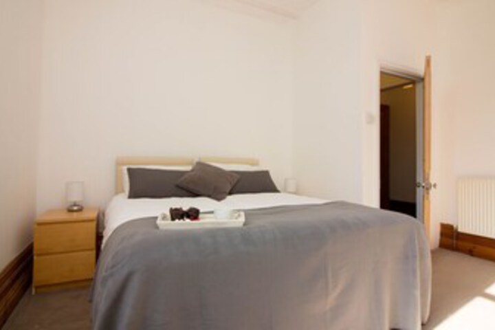 Room 11 of 22