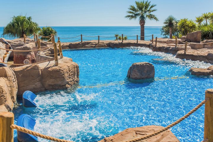 Pools & Facilities
