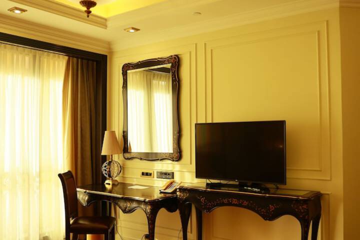 Room 7 of 56