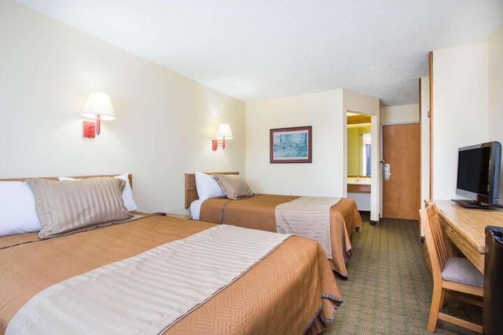 2 Double Beds (1 of 2)