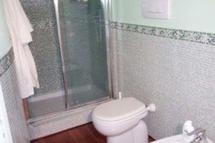 Room 3 of 18