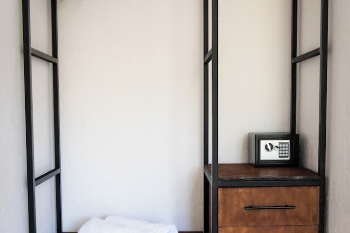 Room 40 of 80