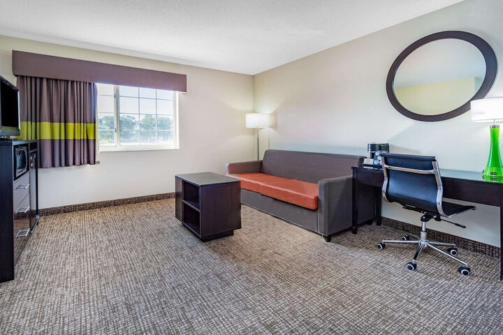 Room 15 of 27