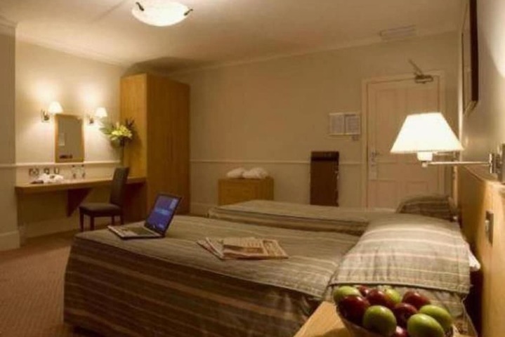 Room 10 of 74