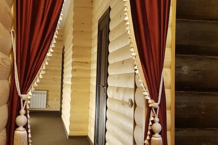 Ballroom/Hall 52 of 71