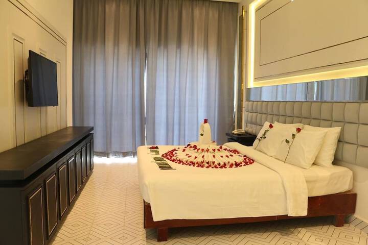 Room 13 of 37