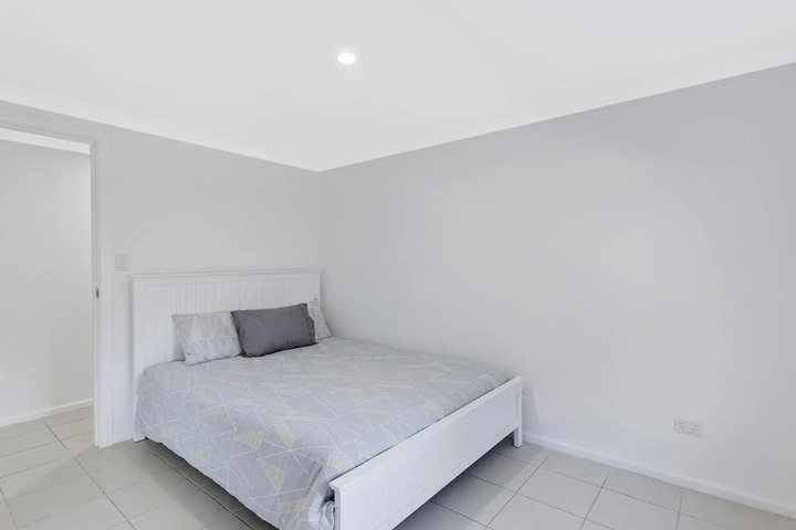 Room 2 of 10