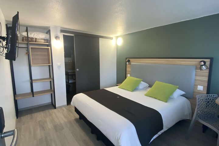 Room 13 of 53