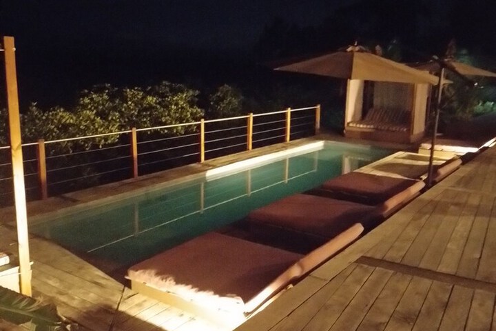 Pool 44 of 108
