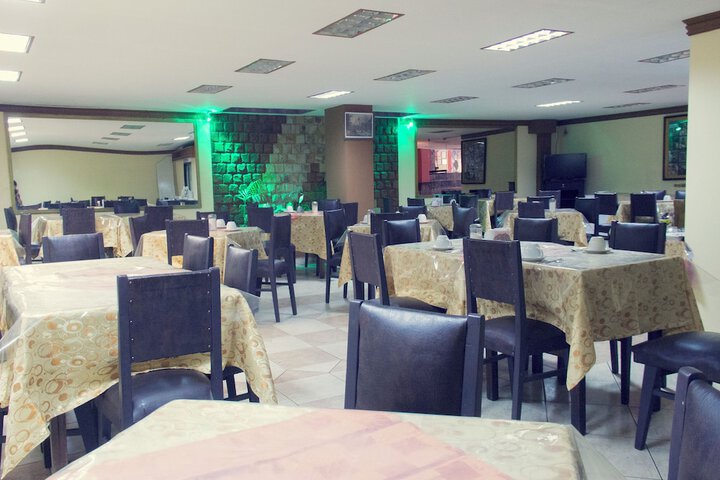 Dining 18 of 22
