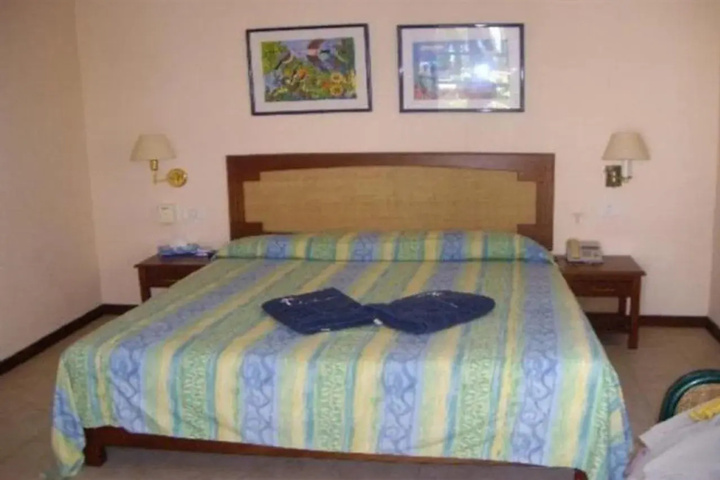 Room 2 of 4
