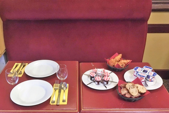 Breakfast/Coffee Service 46 of 62