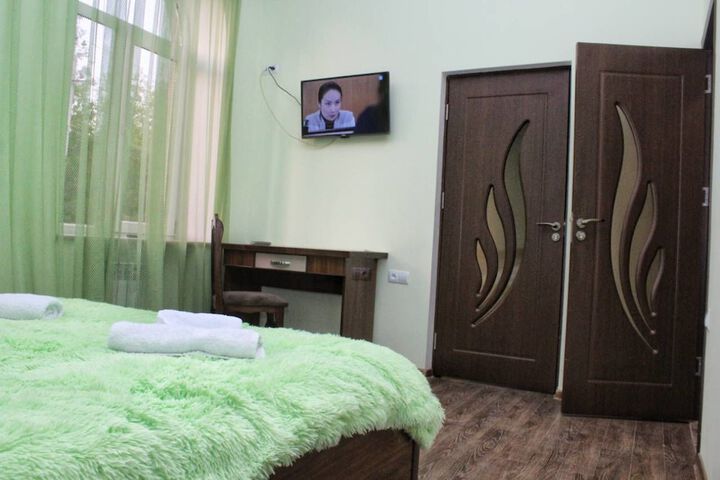 Room 4 of 117