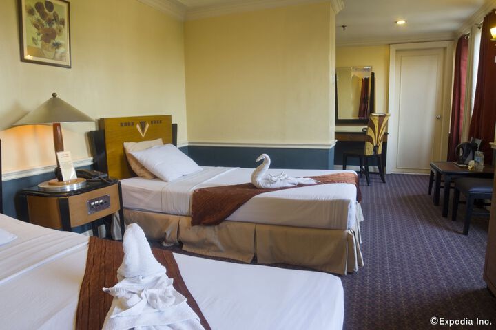 Room 10 of 90